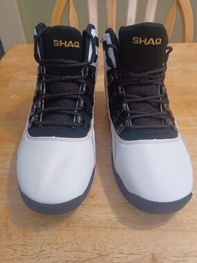 SHAQ Boy’s Black and White High-Performance Athletic Shoes